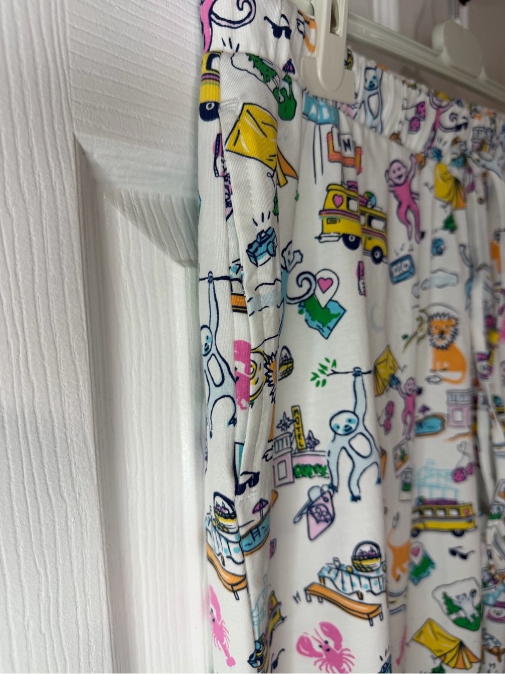 Roller Rabbit x Target Road Piece Pajama Set Button-Front Long Sleeve Graphic M - Picture 3 of 9